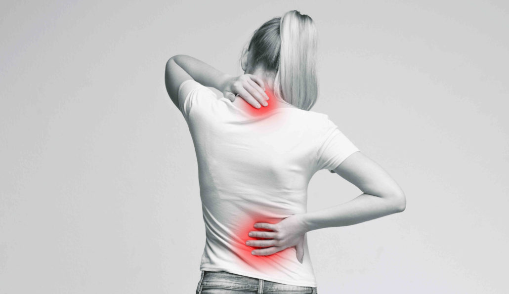 Rückenschmerzen aufgrund von Haltungsfehlern - MOTION Tettnang.